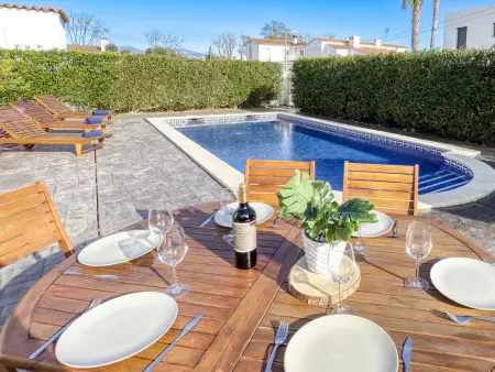 Maison Montgri, belle maison lumineuse avec terrasse au bord de la piscine - Photo 31