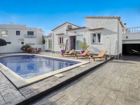Maison Montgri, belle maison lumineuse avec terrasse au bord de la piscine - Photo 32
