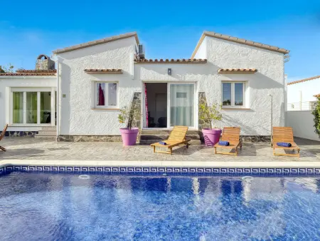 Maison Montgri, belle maison lumineuse avec terrasse au bord de la piscine - Photo 33