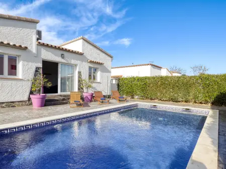 Maison Montgri, belle maison lumineuse avec terrasse au bord de la piscine - Photo 35