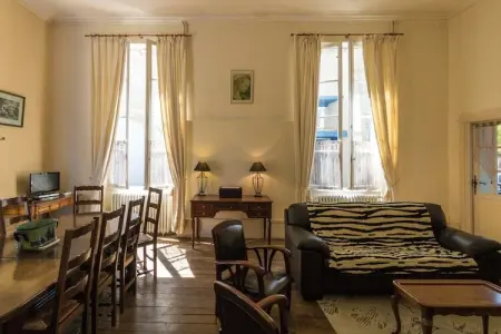 Le Grand Gîte du Château – 13 personnes à Chalais : photo 3