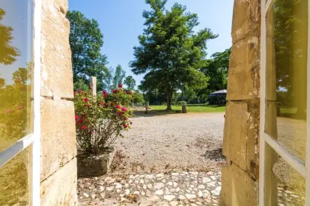 Le Grand Gîte du Château – 13 personnes à Chalais : photo 32