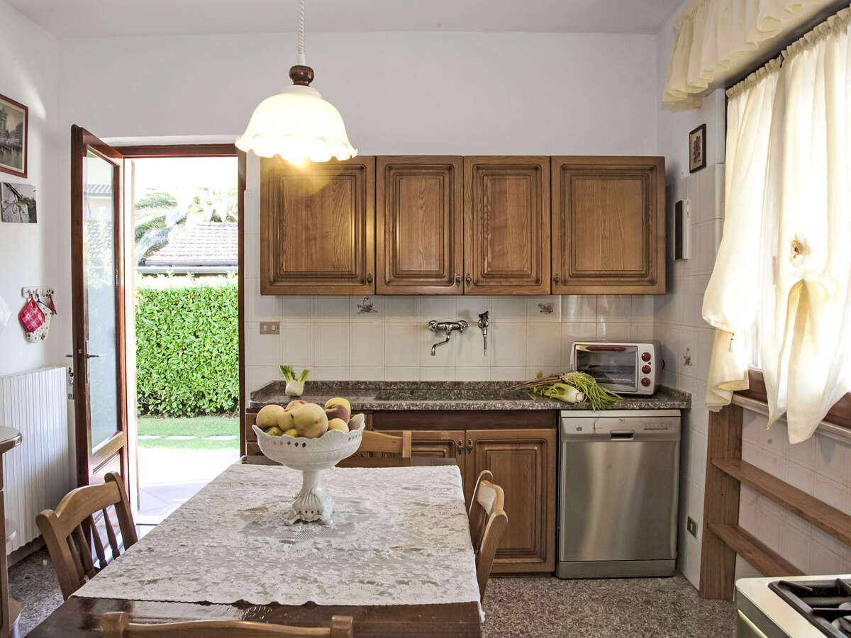 Villa Carla à Forte dei Marmi, 1,2 km de la mer - Photo 5