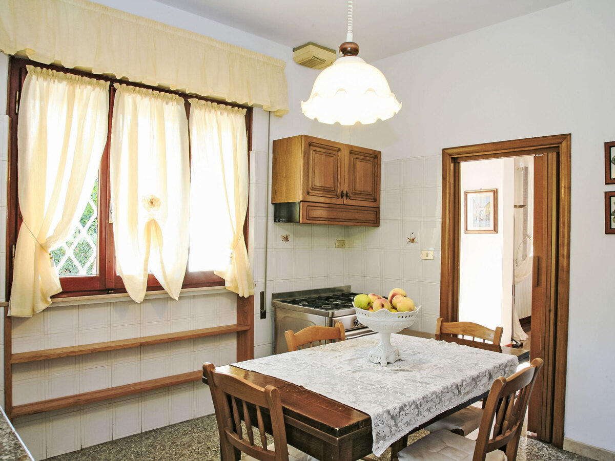 Villa Carla à Forte dei Marmi, 1,2 km de la mer - Photo 6