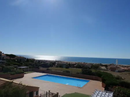 Appartement vue mer à Saint-Pierre-la-Mer, piscine en résidence : photo 2