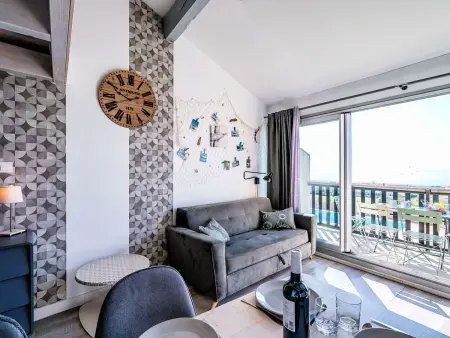 Appartement vue mer à Saint-Pierre-la-Mer, piscine en résidence : photo 3