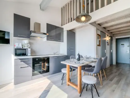 Appartement vue mer à Saint-Pierre-la-Mer, piscine en résidence : photo 6