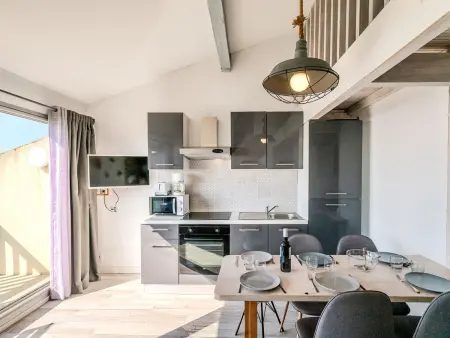 Appartement vue mer à Saint-Pierre-la-Mer, piscine en résidence : photo 8