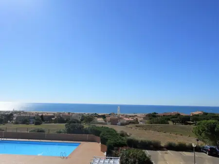 Appartement vue mer à Saint-Pierre-la-Mer, piscine en résidence : photo 17