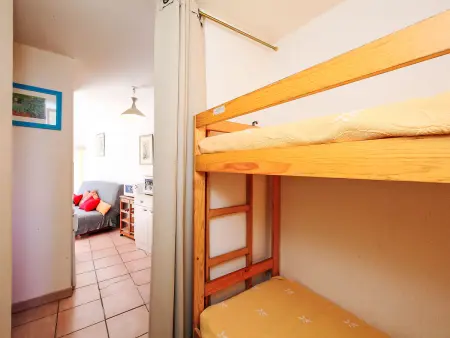 Appartement rénové avec terrasse à Saint Pierre La Mer : photo 9
