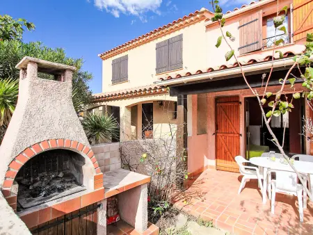 Maison Les Colombes – terrasses et jardin à Saint-Pierre-la-Mer : photo 2