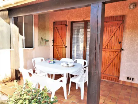 Maison Les Colombes – terrasses et jardin à Saint-Pierre-la-Mer : photo 16