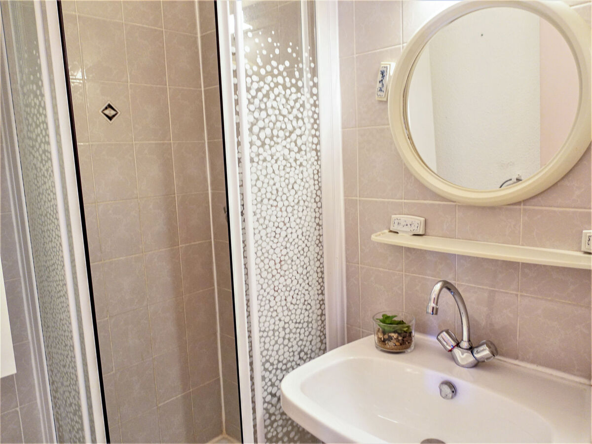 Les Cigalines - Appartement 2 chambres à 100 m de la mer - Photo 12