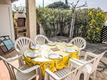 Maison Les Lauriers Roses à Saint Cyprien, terrasse de 40 m² : photo 5