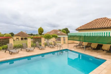 Domaine le Perrot, Agréable maison de vacances avec piscine privée - Photo 2
