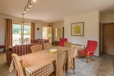 Domaine le Perrot, Agréable maison de vacances avec piscine privée - Photo 4