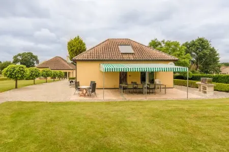 Domaine le Perrot, Agréable maison de vacances avec piscine privée - Photo 32