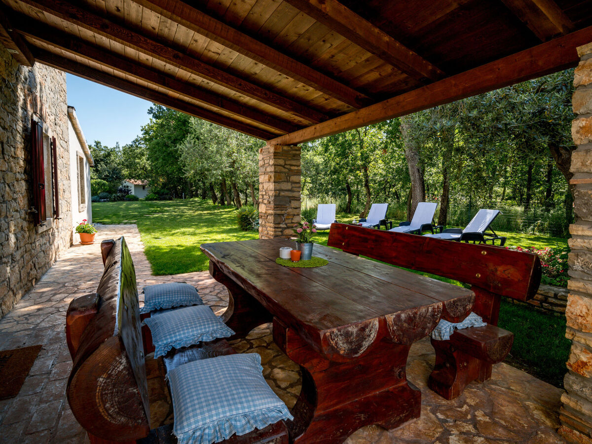 Maison Tommy à Nova Vas, piscine partagée et terrain privé - Photo 5