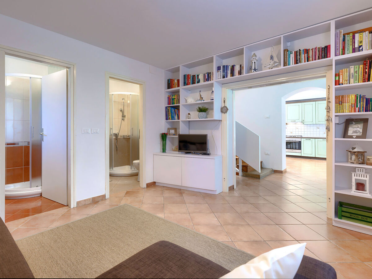Maison Tommy à Nova Vas, piscine partagée et terrain privé - Photo 10