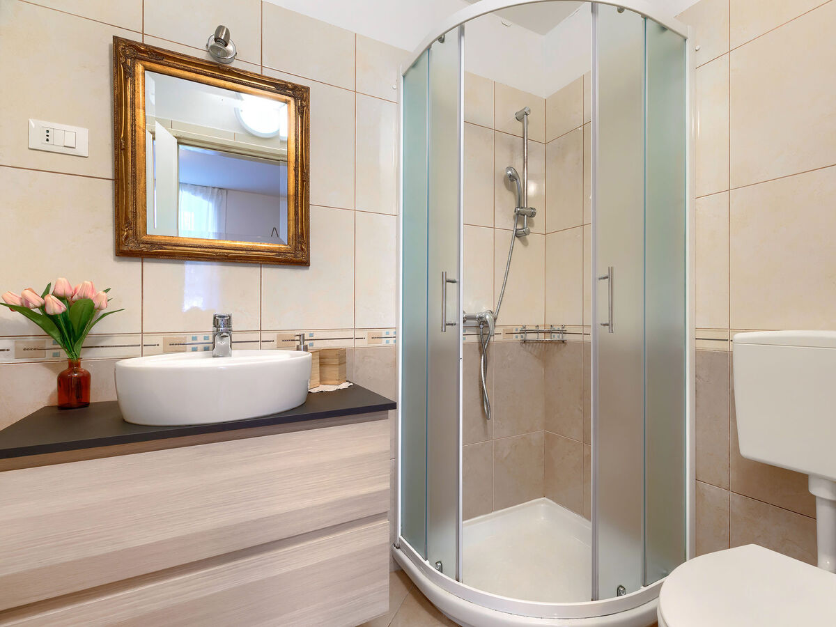 Maison Tommy à Nova Vas, piscine partagée et terrain privé - Photo 19