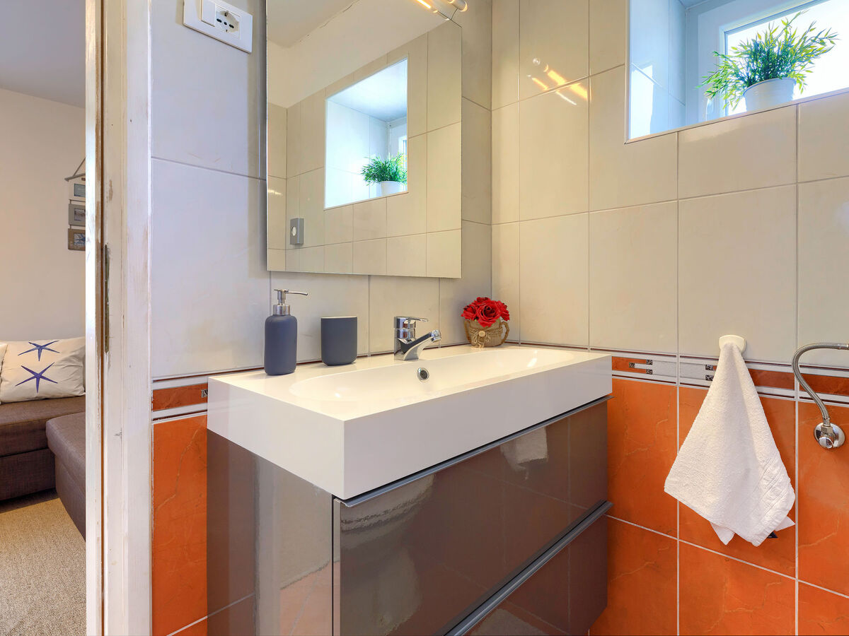 Maison Tommy à Nova Vas, piscine partagée et terrain privé - Photo 20