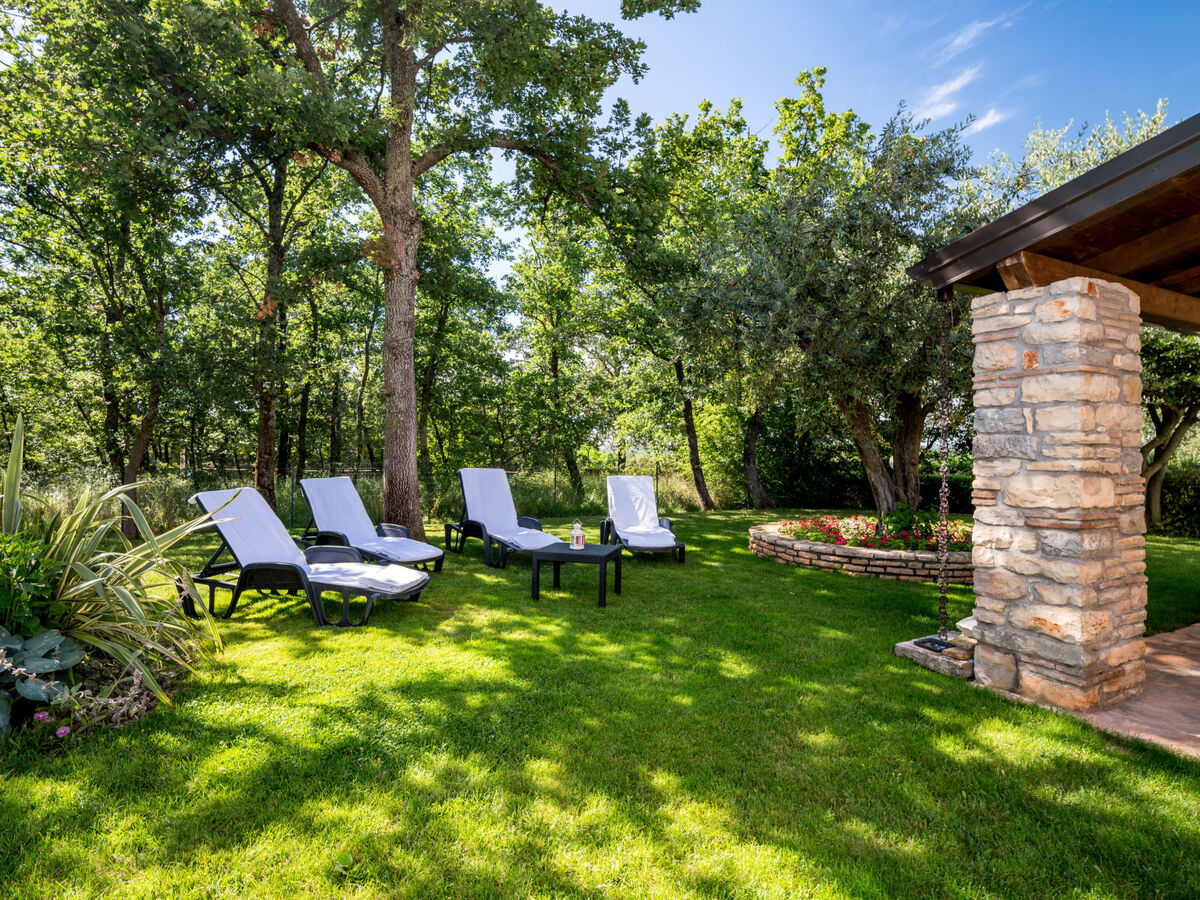 Maison Tommy à Nova Vas, piscine partagée et terrain privé - Photo 24