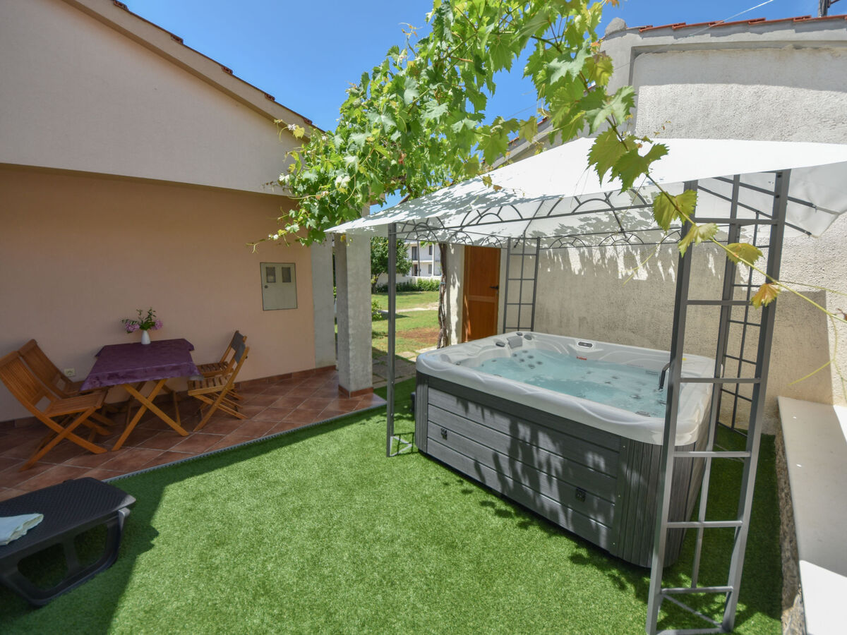 Maison Marko à 250 m de la mer, Zadar - Photo 1