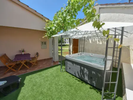 Maison Marko à 250 m de la mer, Zadar
