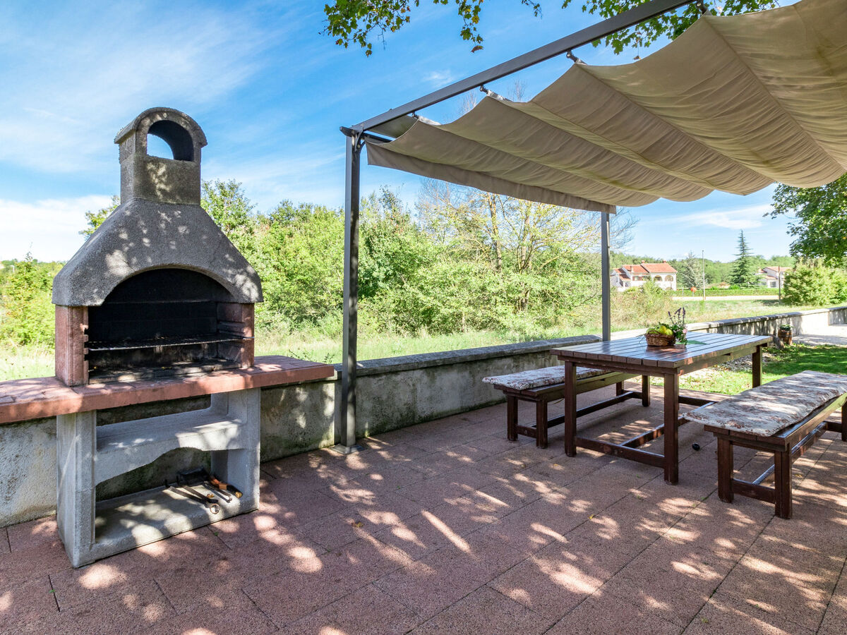 Maison Poje à Motovun : piscine privée et terrain de 1200 m² - Photo 25