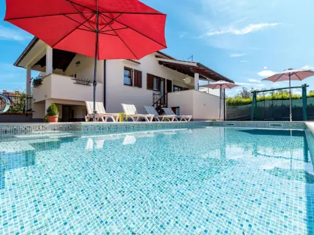 Maison Poje à Motovun : piscine privée et terrain de 1200 m² : photo 23