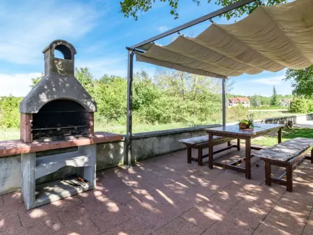 Maison Poje à Motovun : piscine privée et terrain de 1200 m² : photo 25