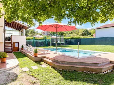 Maison Poje à Motovun : piscine privée et terrain de 1200 m² : photo 26