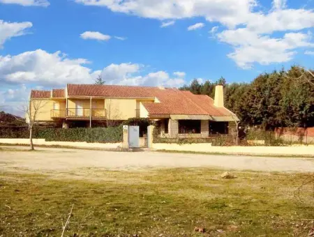 Location maison de vacances à Navaluenga
