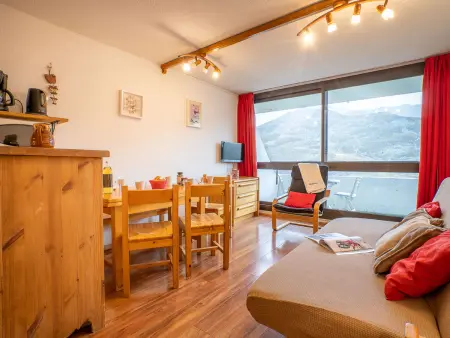 Appartement Les Ménuires, vue sur les pistes et balcon sud : photo 6