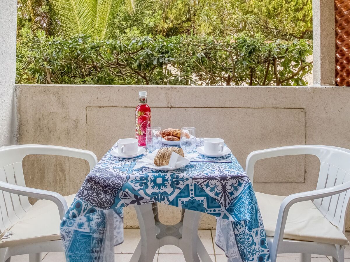 Studio à 30 m de la plage aux Lecques, terrasse couverte - Photo 2