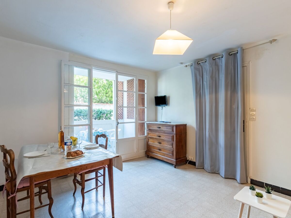Studio à 30 m de la plage aux Lecques, terrasse couverte - Photo 8
