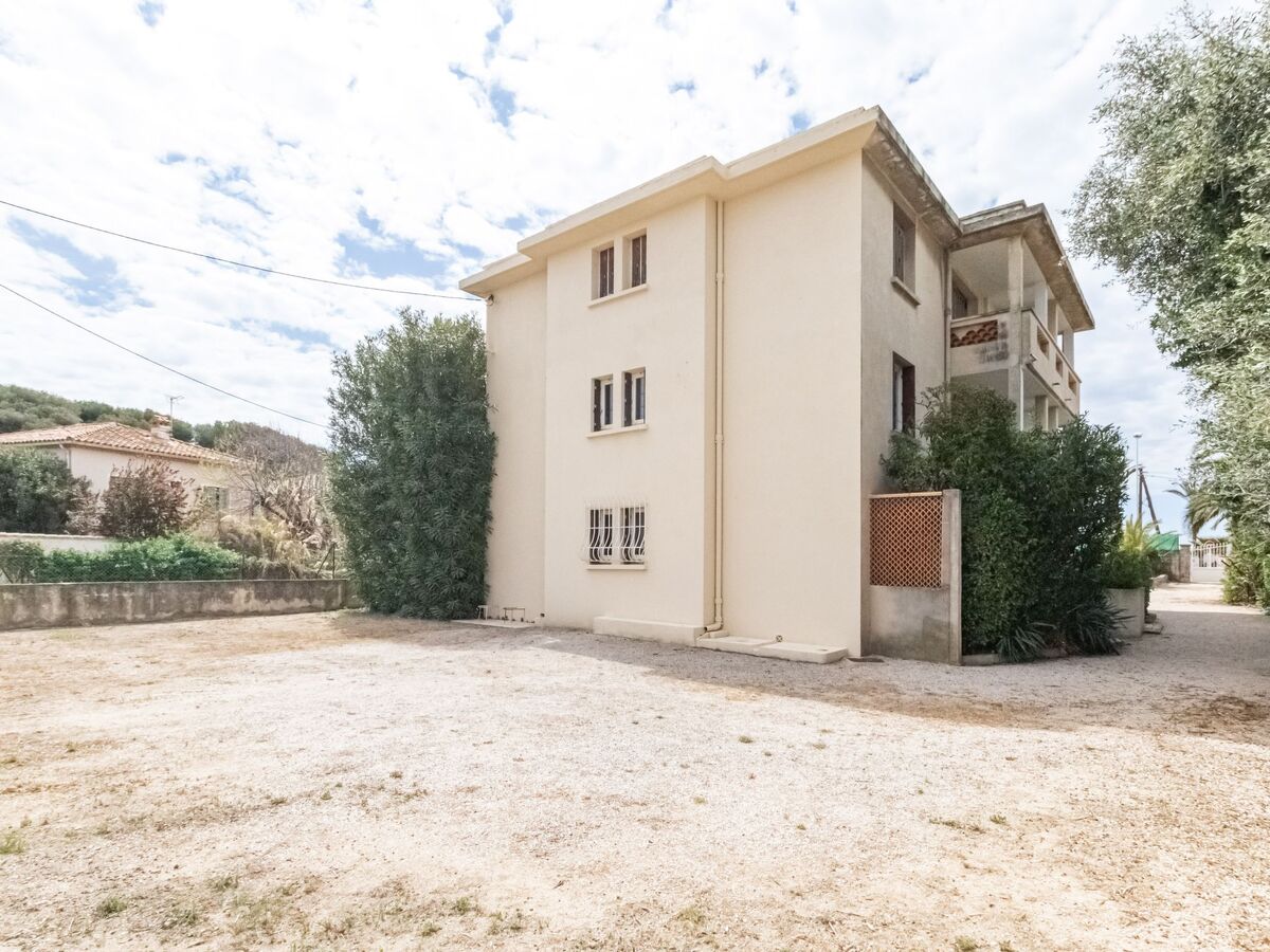 Studio à 30 m de la plage aux Lecques, terrasse couverte - Photo 15
