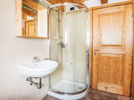 Appartement Cjasa de Barce, vue lac à 80 m de la plage : photo 16