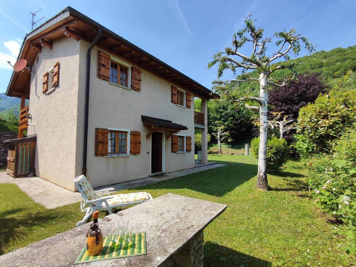 Maison Irma à Porlezza, 3 chambres avec terrasse - Photo 1