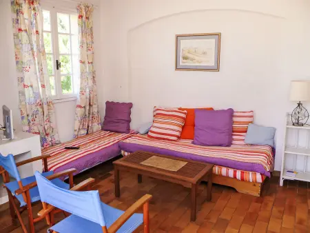 Appartement à Saint Cyr sur Mer, 200 m de la mer, terrasse 15 m² : photo 4