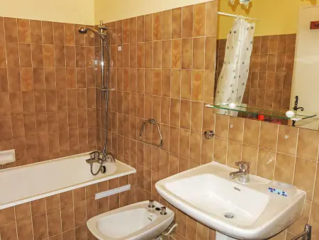 Appartement à Saint Cyr sur Mer, 200 m de la mer, terrasse 15 m² : photo 11