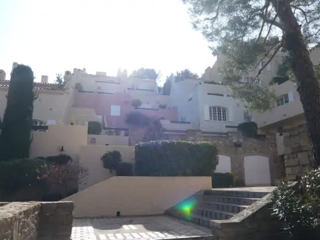 Appartement à Saint Cyr sur Mer, 200 m de la mer, terrasse 15 m² : photo 15