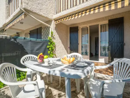 Studio vue mer avec terrasse à Saint-Cyr-sur-Mer La Madrague : photo 2