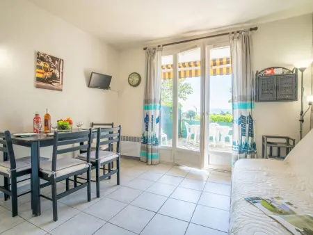 Studio vue mer avec terrasse à Saint-Cyr-sur-Mer La Madrague : photo 4