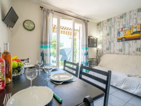 Studio vue mer avec terrasse à Saint-Cyr-sur-Mer La Madrague : photo 8