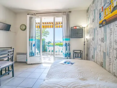 Studio vue mer avec terrasse à Saint-Cyr-sur-Mer La Madrague : photo 12
