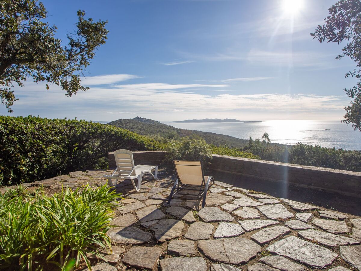 Maison mitoyenne Cap Bénat, vue mer et terrasse sud - Photo 19