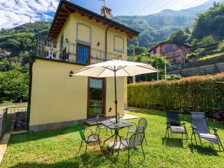 Maison Vince avec vue lac, 10 m de la plage : photo 2