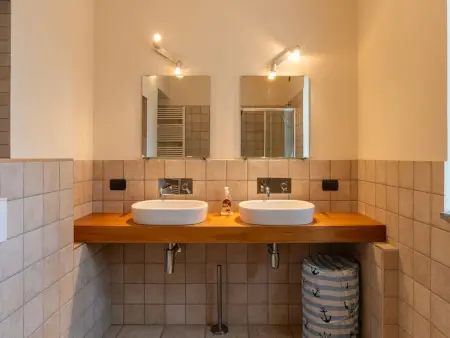 Maison Vince avec vue lac, 10 m de la plage : photo 22