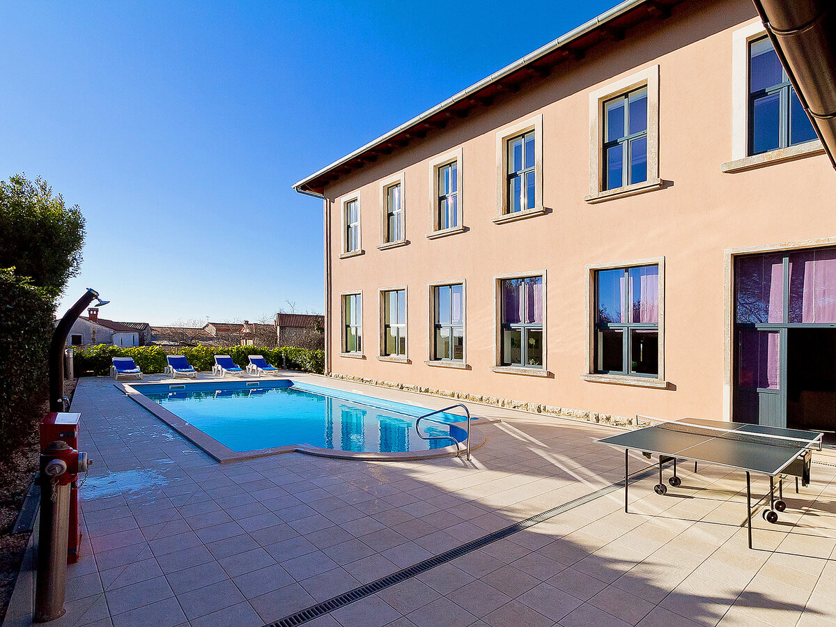 Villa Old School House, 9 chambres et piscine à Tinjan - Photo 28